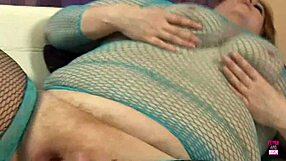 She said, this chunky redheaded lady's mind is blown by pussy eating