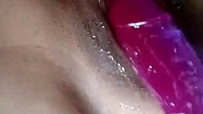 the jugos de placer are squirting during the lesbian masturbation session with intense pleasure