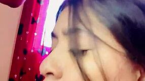 Puta latina tiene un orgasmo increible y recibe leche en su boca