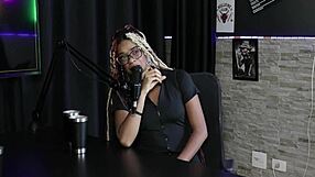 ela explica como come�ou no porn� criou uma fanfic por tes�o realizou uma dp e � questionadora de padr�es - naomi campos sheer red