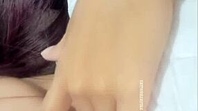 i gave a brunette a relaxing massage after bath