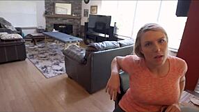 Friends hot mom joslyn jane gives sensual massage