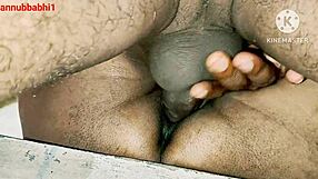 indian desi malkin ne naukar se chudwaya