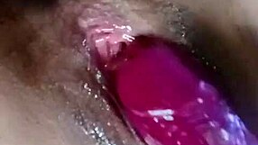 the jugos de placer are squirting during the lesbian masturbation session with intense pleasure