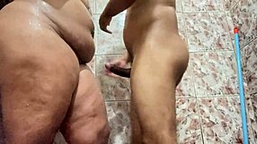 fodo minha vizinha no banho, gozei na bunda dela 😈 completo no red!