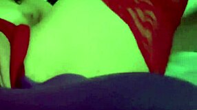 se masturba rico como una rica diablita