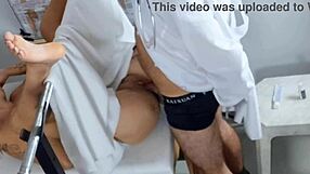 Novinha went to gynecologist and doctor fucked her tight pussy