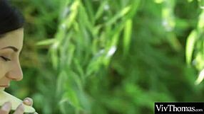 Sexy Girlfriends Kiss And Lick Pussy