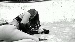 Pornstar Savana Striptease Twerking Getting Horny In Empty!