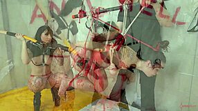 slave in threeway with domme