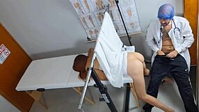 Novinha went to gynecologist and doctor fucked her tight pussy