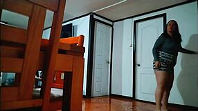 Big ass bbw feels intense pleasure on table