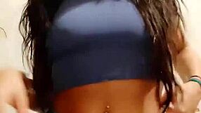 Luna Feliz Y Alocada Shows Her Big Ass And Natural Tits!