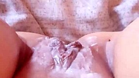 Gretala e la fica cremosa e profumata!