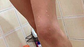 Me masturbando antes de sair pra foder por ai