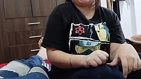 pov tu hermanastra te enseña un truco de magia que termina con tu polla en su culo 😏