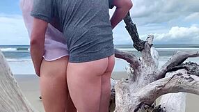 Anal creampie unfolding on a public beach! 🌊