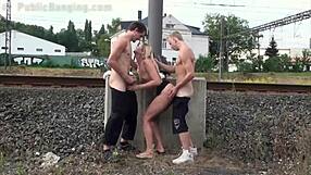 I watched a pretty milf in risky threesome with young guys