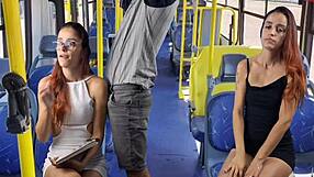 Estudante Sendo Encoxada no Onibus em Publico