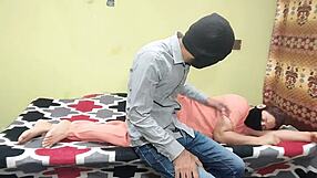 Pakistani hot bhabhi fucked hard on bed