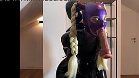 touchedfetish - livestream mitschnitt - latex & gummi fetisch ehepaar - unterw�rfige schlampe bekommt kehlenfick & gesichtsbesamumg