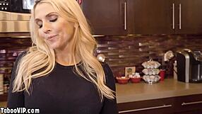 Lesbian Milf Stepmom Fingering Teen Stepdaughter's Pussy