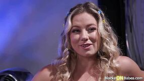 Watch That Black Guy Ass Fucking His Blonde Girlfriend Hard!