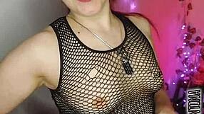 Tu suegra te invita a comerte su concha y cabalgarte la verga honeyplaybox