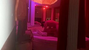 levei a coroa tesuda para ela ver minha pingola bem dura e buceta dela se impressionou com as bolas