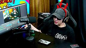 O Natal Está Chegando A Psy Lunar Trouxe Presente Um Vibrador Gigante Oque Você Faria Com Essa Safada - Podcast Pópum No Barraco