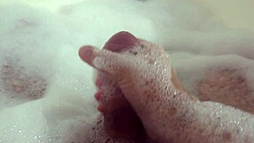 I masturabte myself in the bubble bath