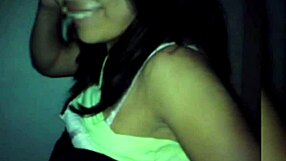 Primer anal de mi comadre al principio le doli� mucho porque tiene el culo virgen pero al final hasta me corr� dentro y admite que le gust� mucho