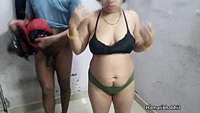 Desi bhabhi fucked by boyfriend at office