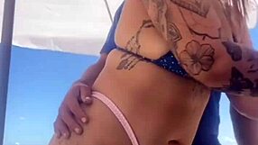 quase transamos na praia lotada