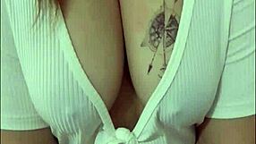 Viral teacher naglakad ng walang bra sa public road at nilaro ang susu 😍