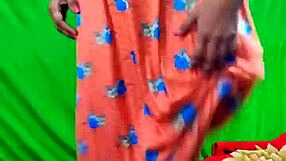 i secretly filmed my indian bhabhi changing her saree