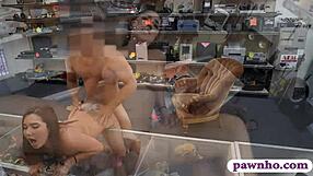 College girl banged by pervert pawn dude 😏