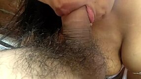 อมควยครั้งแรกของสาวสวย. creampie fucking with hairless shaved pussy.