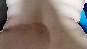 Mi suegra culea rico con su gran culo.