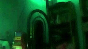 pareja amateur enjoys sensual webcam couple in darkness