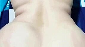 Mi suegra culea rico con su gran culo.