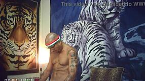 behind the scenes of porn shoot maxxx loadz stroking with the magic motion