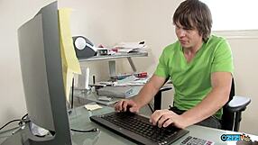 Blonde gets pussy eaten before fucking