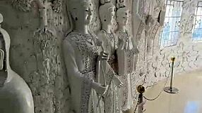 Which crazy temple in Chiang Rai will you explore first?