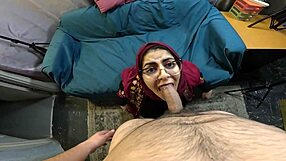 mia niqab shows off in homemade dildo compilation