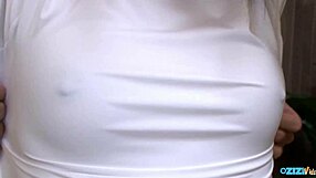 asian chick spreads legs wide as he makes her cum with vibrators