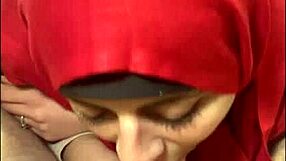 mia niqab shows off in homemade dildo compilation