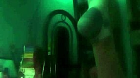 pareja amateur enjoys sensual webcam couple in darkness