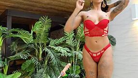 Phat Ass Tranny Julia Alves Tests The New Fucking Machine Dt642, Is It Too Much?