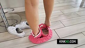 hot hippie babe twerks juicy ass while pussy gets pounded rough